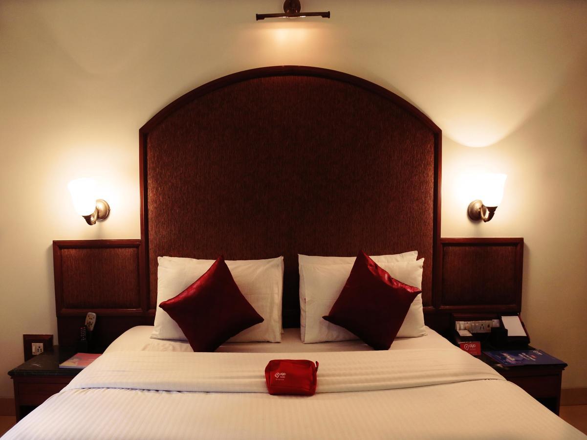 Hotel Srimaan Pune Exteriör bild