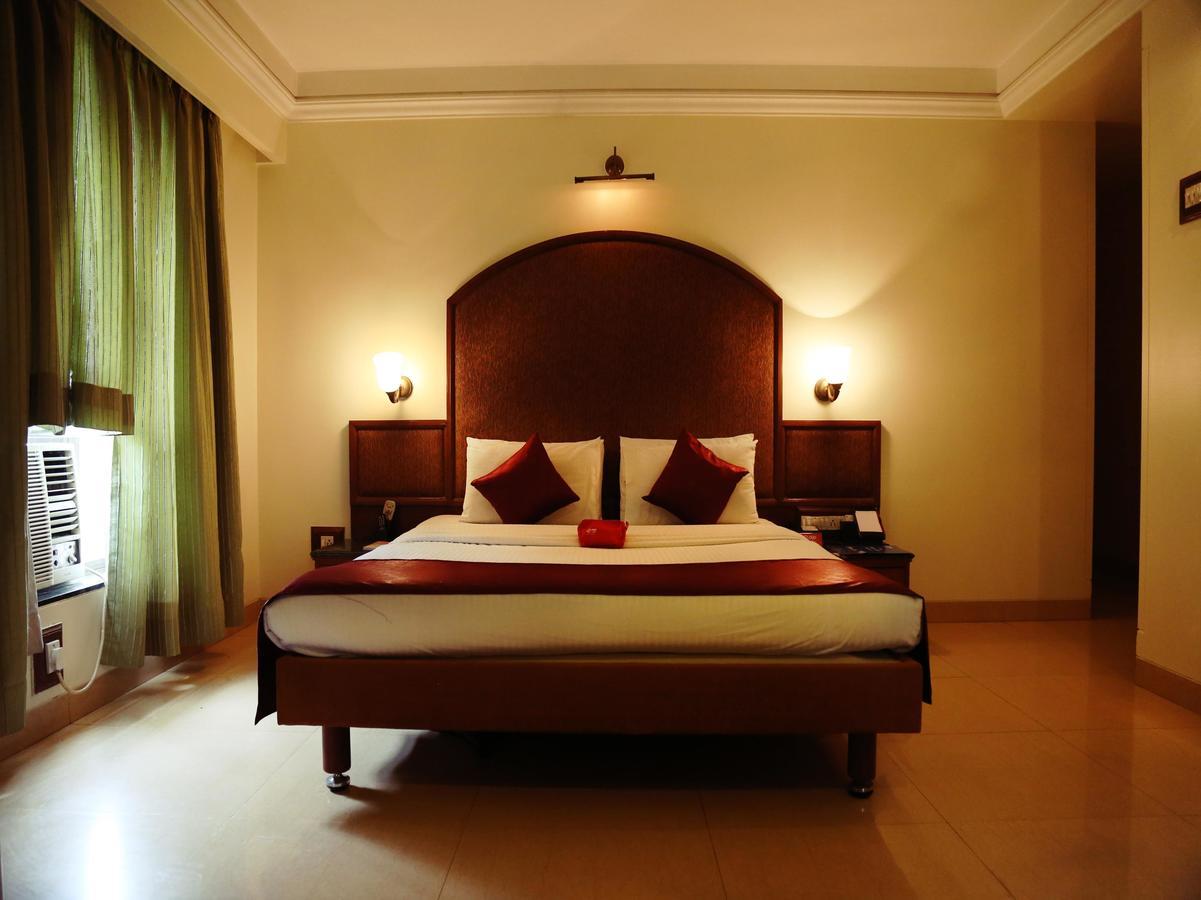 Hotel Srimaan Pune Exteriör bild