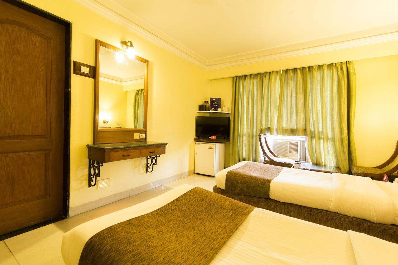 Hotel Srimaan Pune Exteriör bild