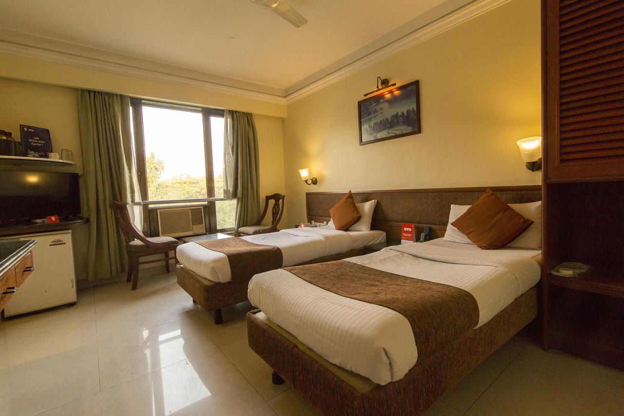Hotel Srimaan Pune Exteriör bild