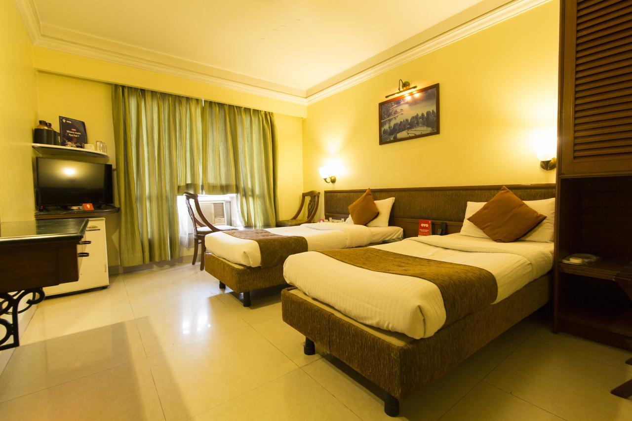 Hotel Srimaan Pune Exteriör bild