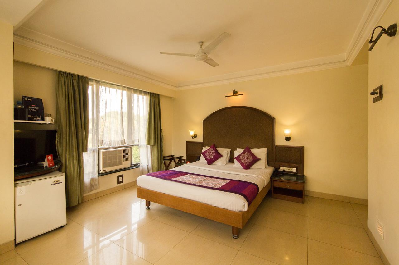 Hotel Srimaan Pune Exteriör bild